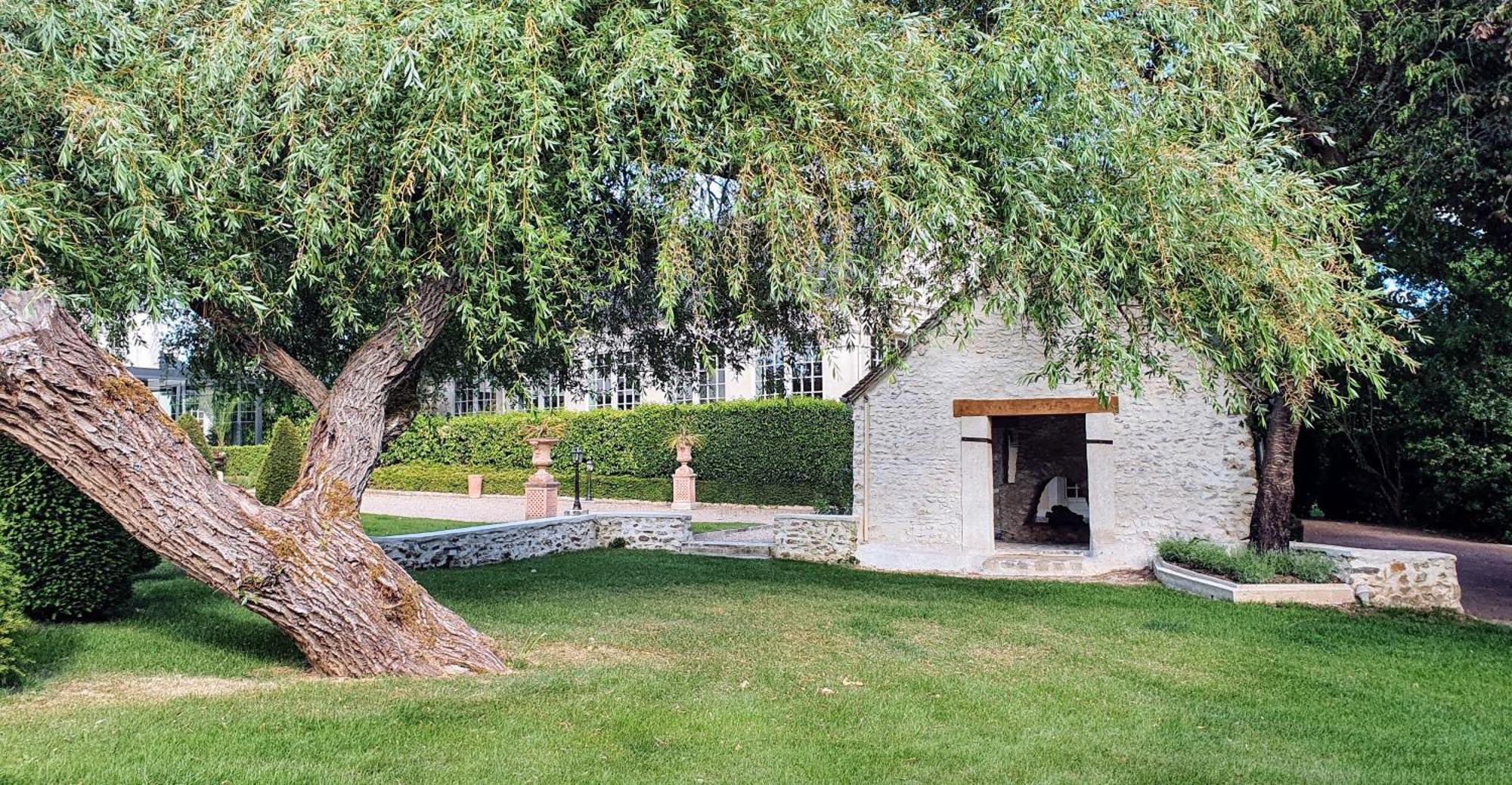 Domaine Des Clos Vallees Longnes 外观 照片